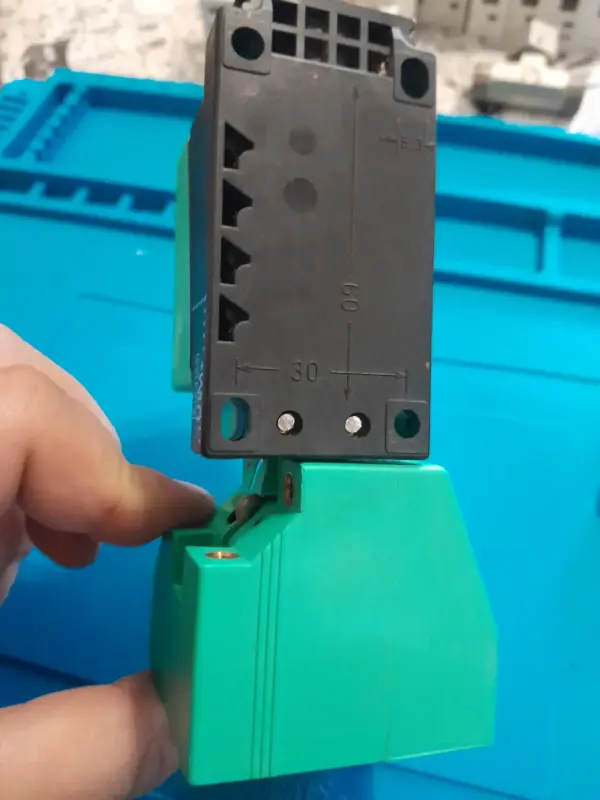 Pepperl + Fuchs U-10-60Vdc/J-200mA varikont датчик индуктивный