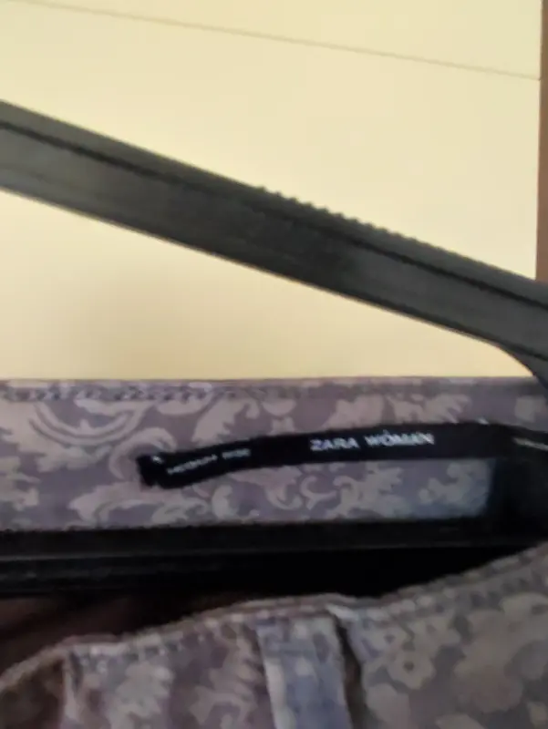 Брюки ZARA WOMAN длина 96, по талии 43,по бёдрам 50,почта.
