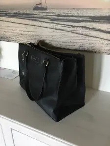 Сумка-тоут женская - DKNY saffiano, large