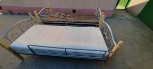 кровать