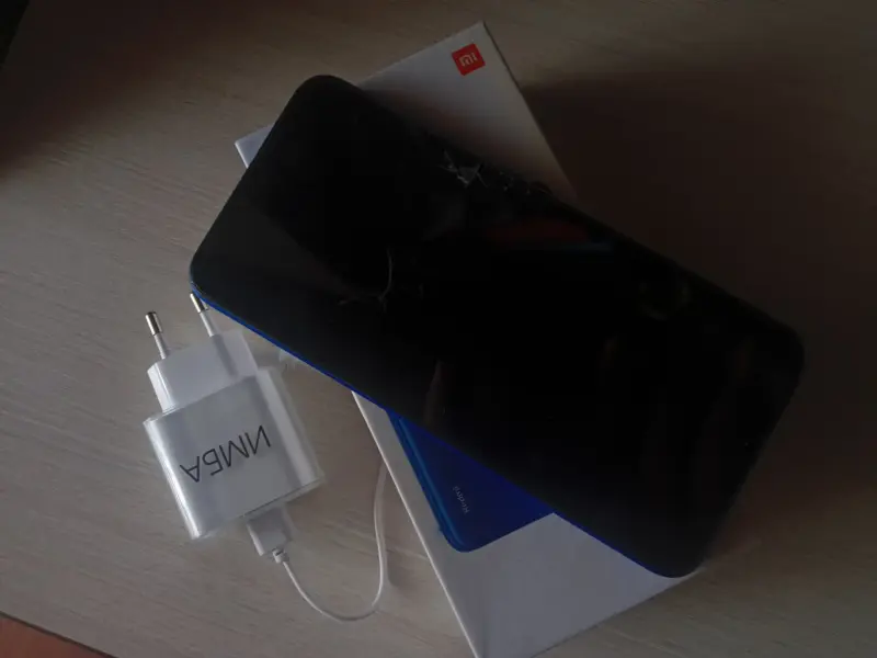 Телефон Xiomi 9A