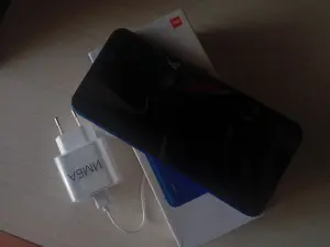 Телефон Xiomi 9A