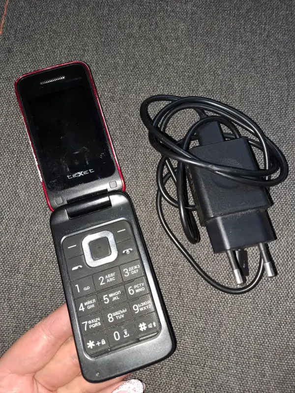 Телефон TEXET TM-422 c зарядным