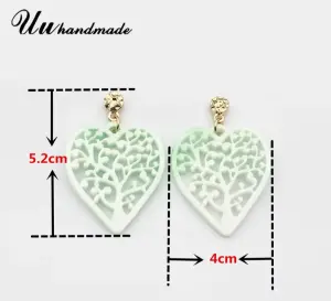 Серьги-сердца из акрила