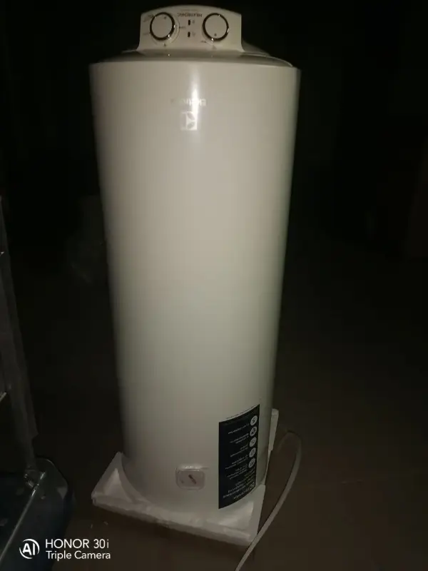 Electrolux EWH 80 Heatronic Slim DryHeat водонагреватель