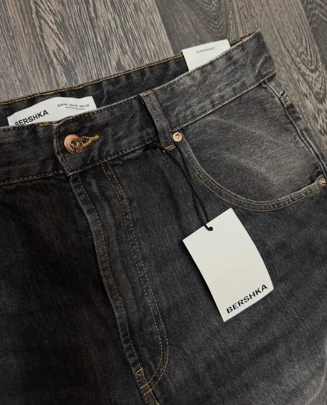 Baggy джинсы BERSHKA  .