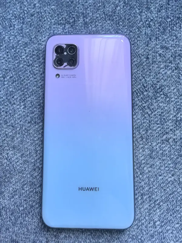 Телефон Huawei P40 lite