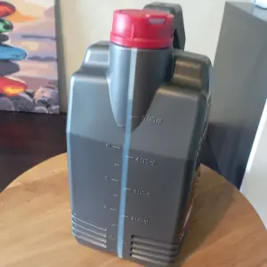 Моторное масло Motul 8100 Eco-nergy 5W30 (5 литров)