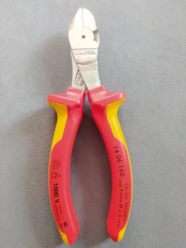 Бокорезы диэлектрические. Knipex. Германия.