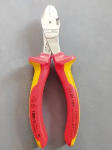 Бокорезы диэлектрические. Knipex. Германия.