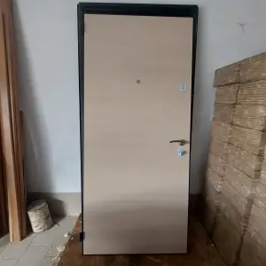 Входные двери новые