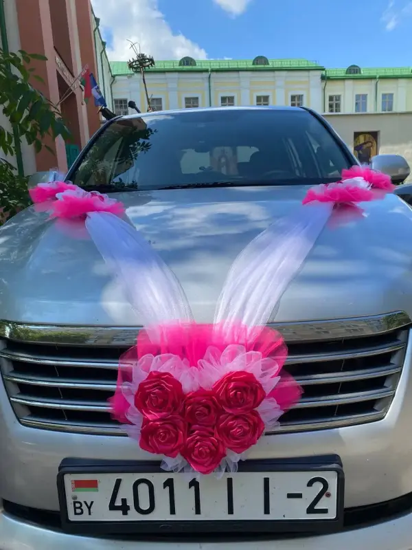 Свадебные украшения на машину
