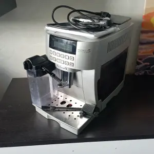 Кофемашина Delonghi Magnifica S ECAM 22.360