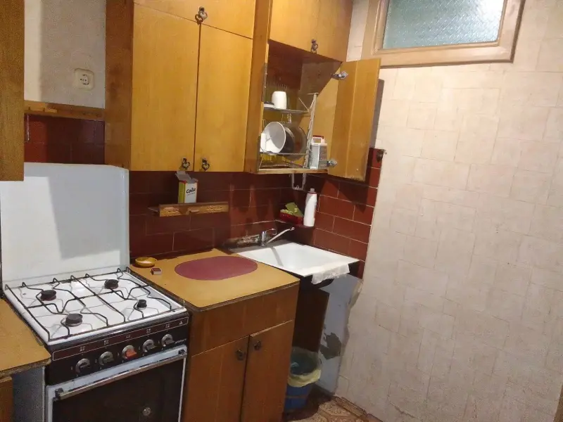 Продается квартира (полуторка) в 10-и минутах ходьбы от метро Грушевка