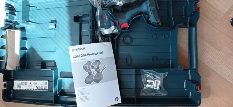Винтоверт Bosch GDR 18V-215