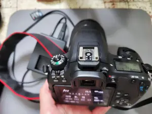 Зеркальный фотоаппарат Canon EOS 77D Kit 18-135mm