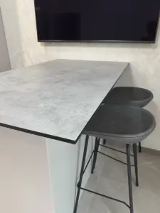 Кухонный стол и стулья