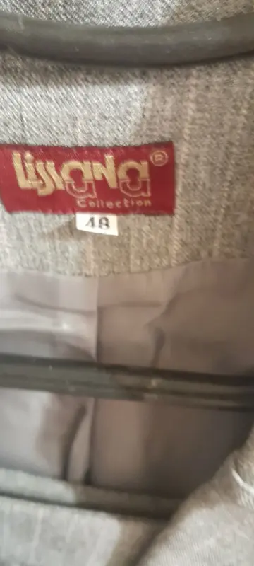 Женский брючный костюм
