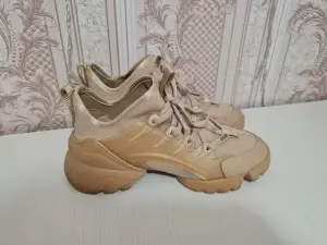 Кроссовки Dior