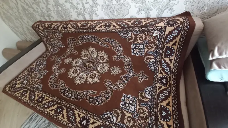 Ковровые пледы на диван