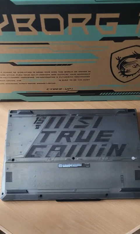 Игровой ноутбук Msi Cyborg 15