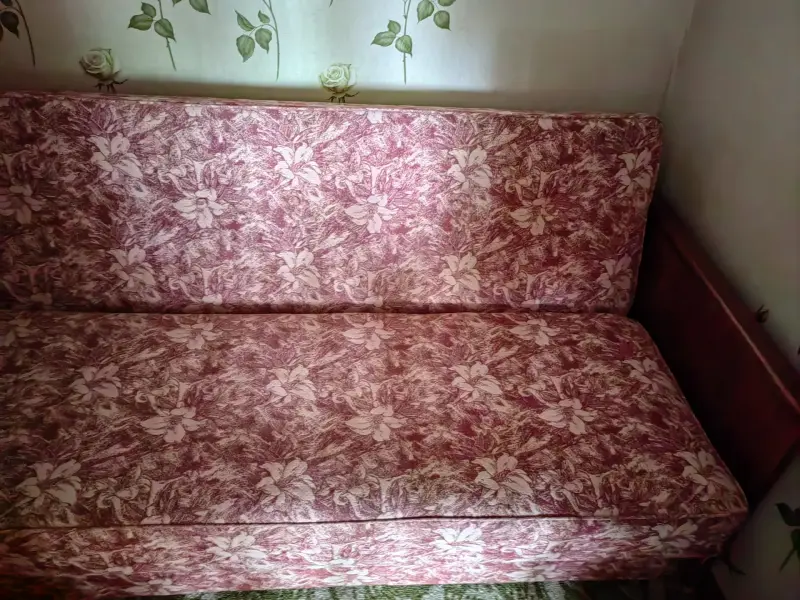 Диван