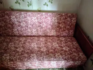 Диван