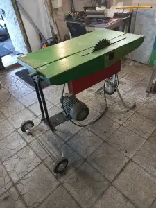 Станок деревообрабатывающий