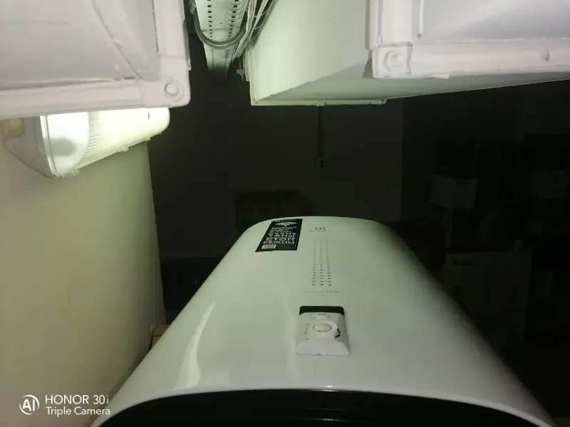 Electrolux EWH 80 Centurio IQ 2.0 водонагреватель