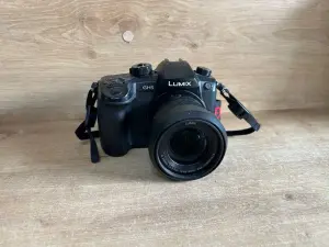 Беззеркальный фотоаппарат Panasonic Lumix DC-GH5 Body (а.45-039686)