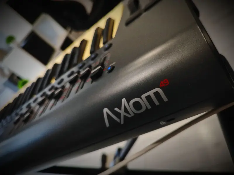 MIDI-клавиатура M-Audio Axiom Mark II 49