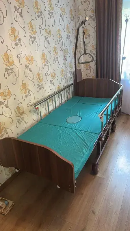 Медицинская кровать