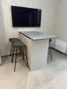 Кухонный стол и стулья
