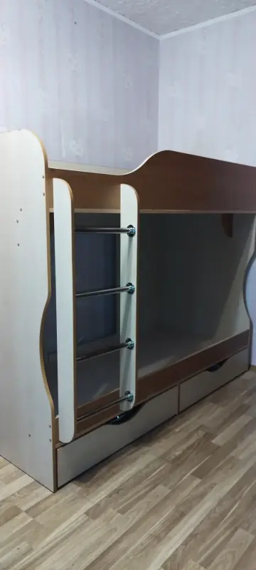 Кровать двухярусная