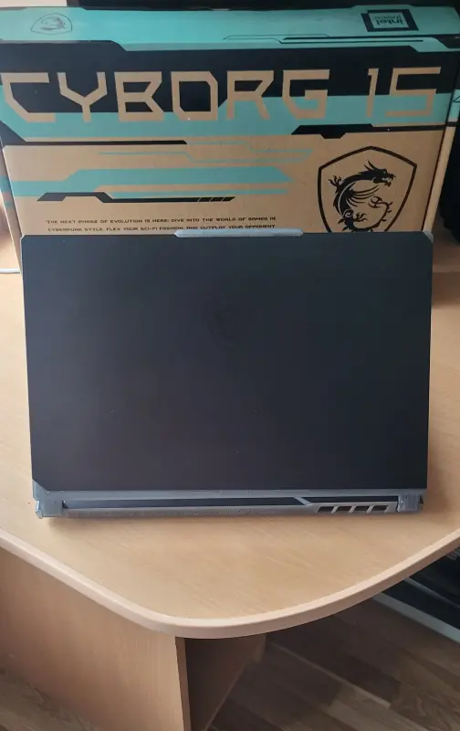 Игровой ноутбук Msi Cyborg 15