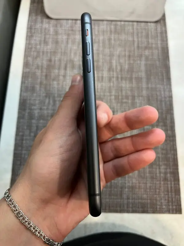 iPhone 11