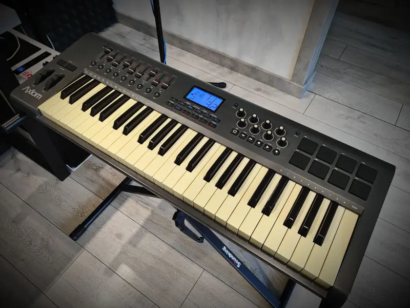 MIDI-клавиатура M-Audio Axiom Mark II 49