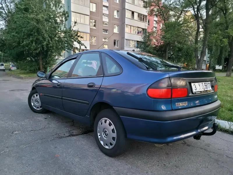 Рено лагуна 1 лифтбек