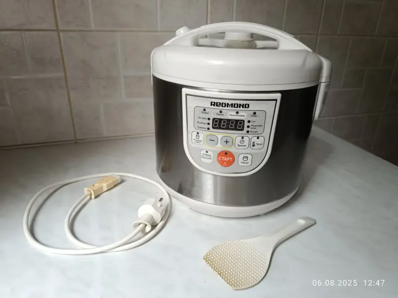 Мультиварка Redmond RMC - M 23. 860 вт.5л