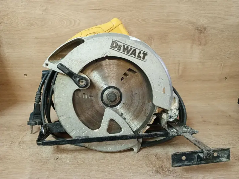 Дисковая пила DeWalt DWE560 (а.87-017838)