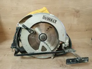 Дисковая пила DeWalt DWE560 (а.87-017838)