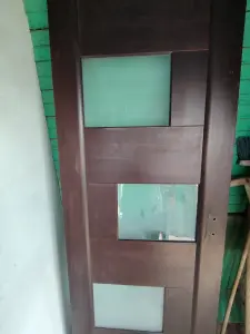 Межкомнатные двери немного  б/у