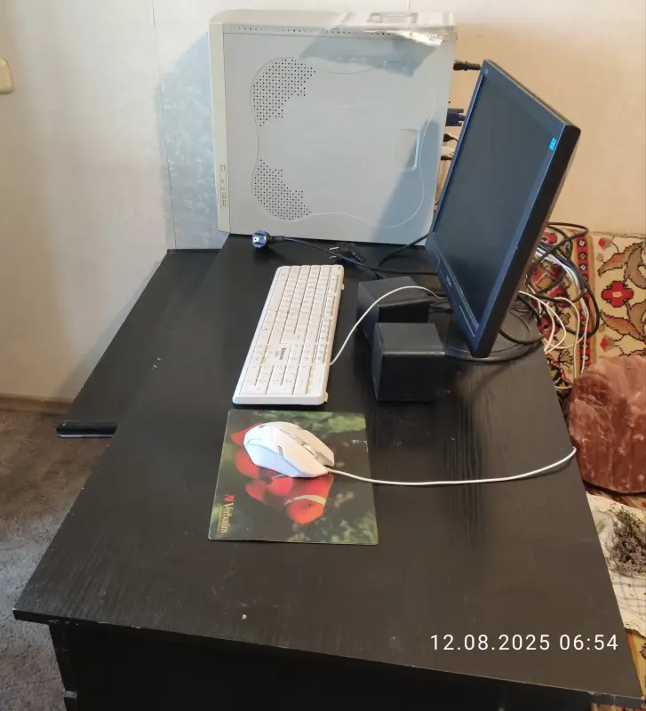 Стол компьютерный, письменный