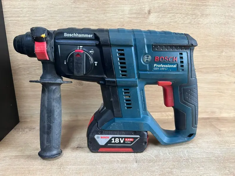 Перфоратор Bosch GBH 180-LI (а.45-045526)