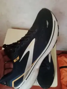 Кроссовки Brooks
