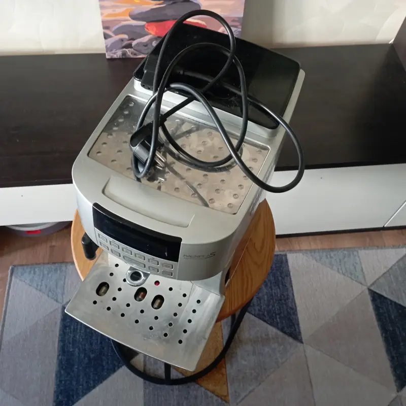 Кофемашина Delonghi Magnifica S ECAM 22.360