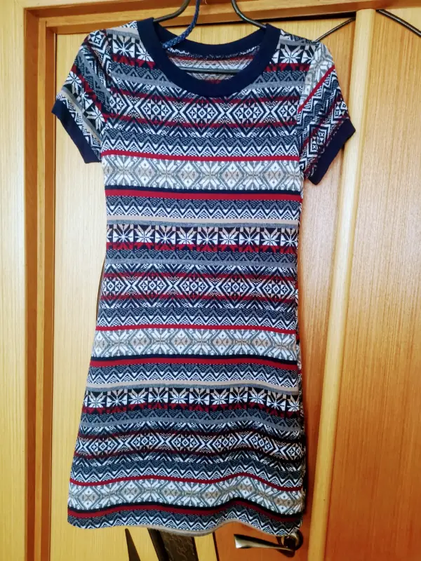Платье девушке р. 42 XS