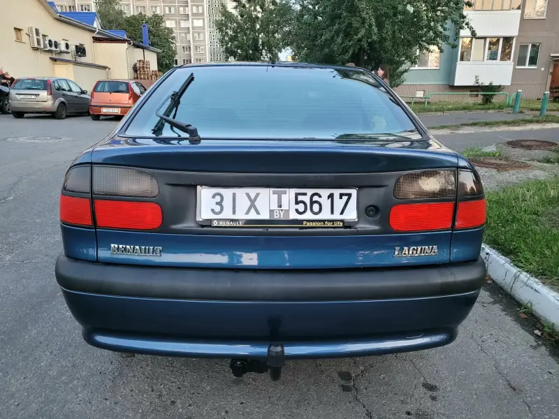 Рено лагуна 1 лифтбек