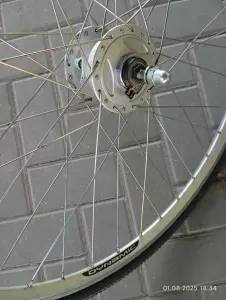 Колесо 28" с динамовтулкой