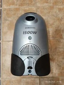 Пылесос Samsung VC6015V. Мощность 1500 вт.